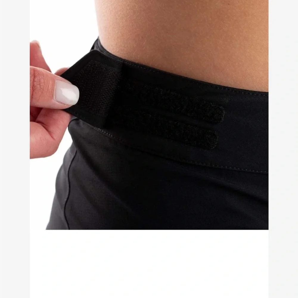 PEARL IZUMI Black Athletic Pants with Reflective Stripes. Size 36
